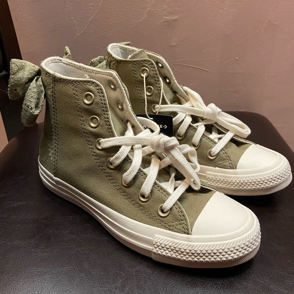 Converse Chuck Taylor All Star Bow Women's High Top Shoe - Picture 7 of 10